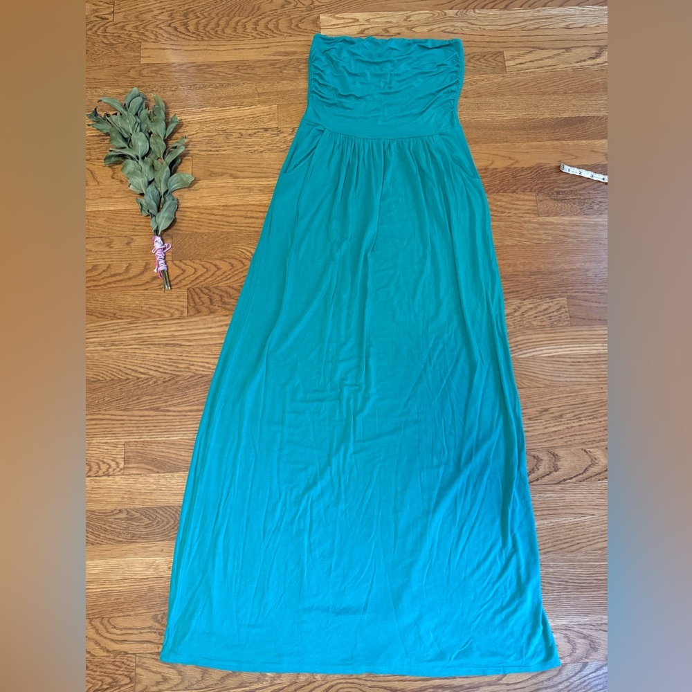 Sold! 🎈Strapless maxi dress in green size M - Picture 6 of 10